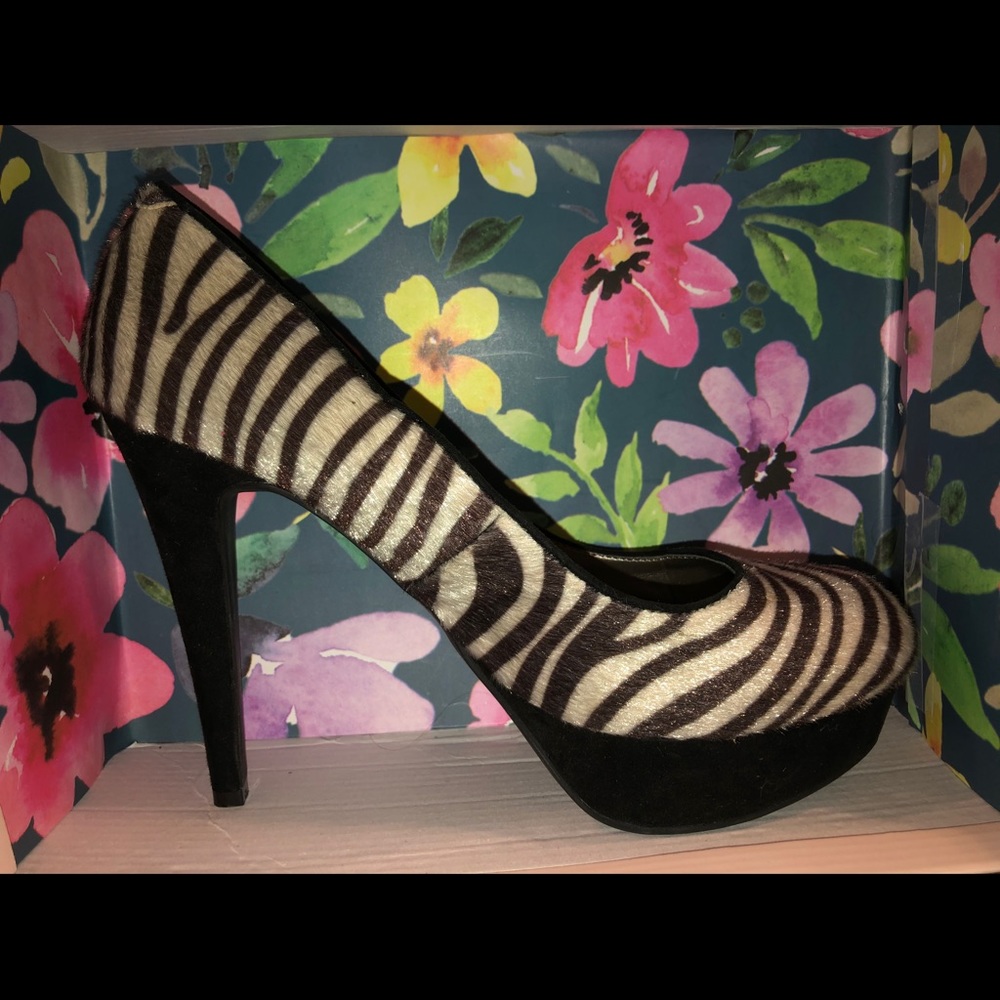 Platform pumps - Picture 2 of 3